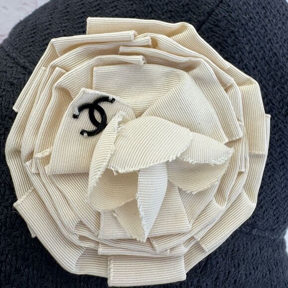 CHANEL Vintage Rare Tweed Camellia Black Textured Hat main image 11